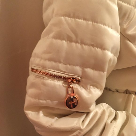 RARE gorgeous vinatge brand new satin xo xo puffer jacket with gold hardware! - Picture 7 of 16